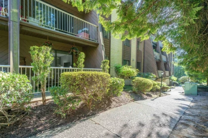 Hallway Photo of 107 3911 Carrigan Crescent, Burnaby, BC