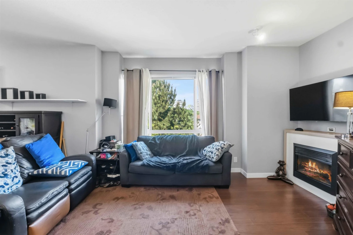 Family Room Photo of 307 2943 Nelson Place, Abbotsford, BC