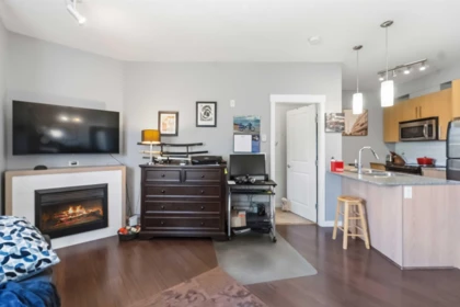 Kitchen Island Photo of 307 2943 Nelson Place, Abbotsford, BC