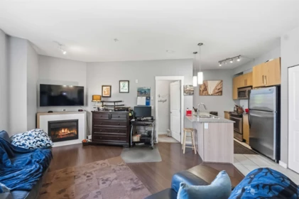 Kitchen Photo of 307 2943 Nelson Place, Abbotsford, BC