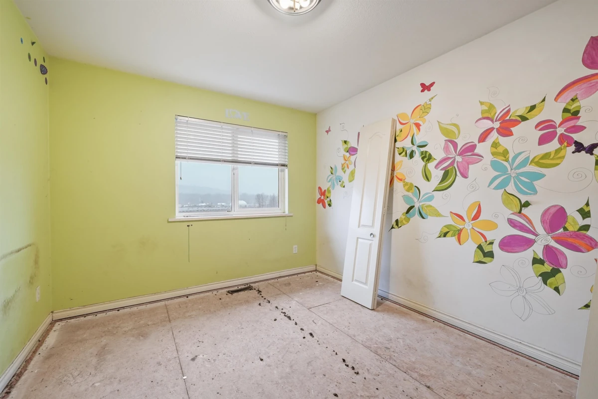 Dining Area Photo of 3 1615 Shaughnessy Street, Port Coquitlam, BC