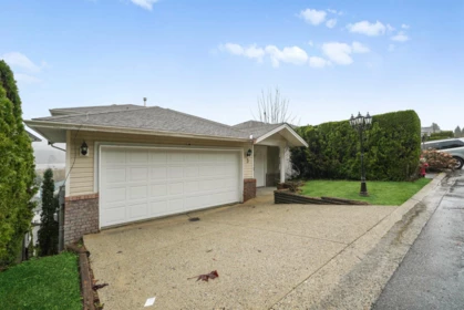 Garage Interior Photo of 3 1615 Shaughnessy Street, Port Coquitlam, BC