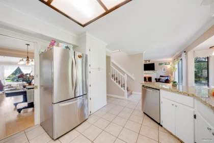 Guest Bathroom Photo of 14937 20a Avenue, Surrey, BC