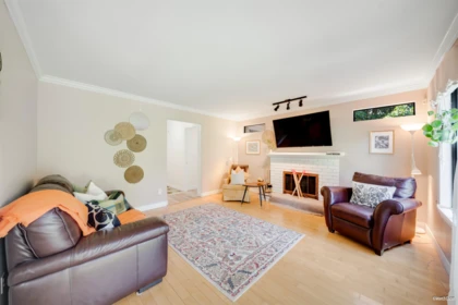 Mudroom Photo of 14937 20a Avenue, Surrey, BC