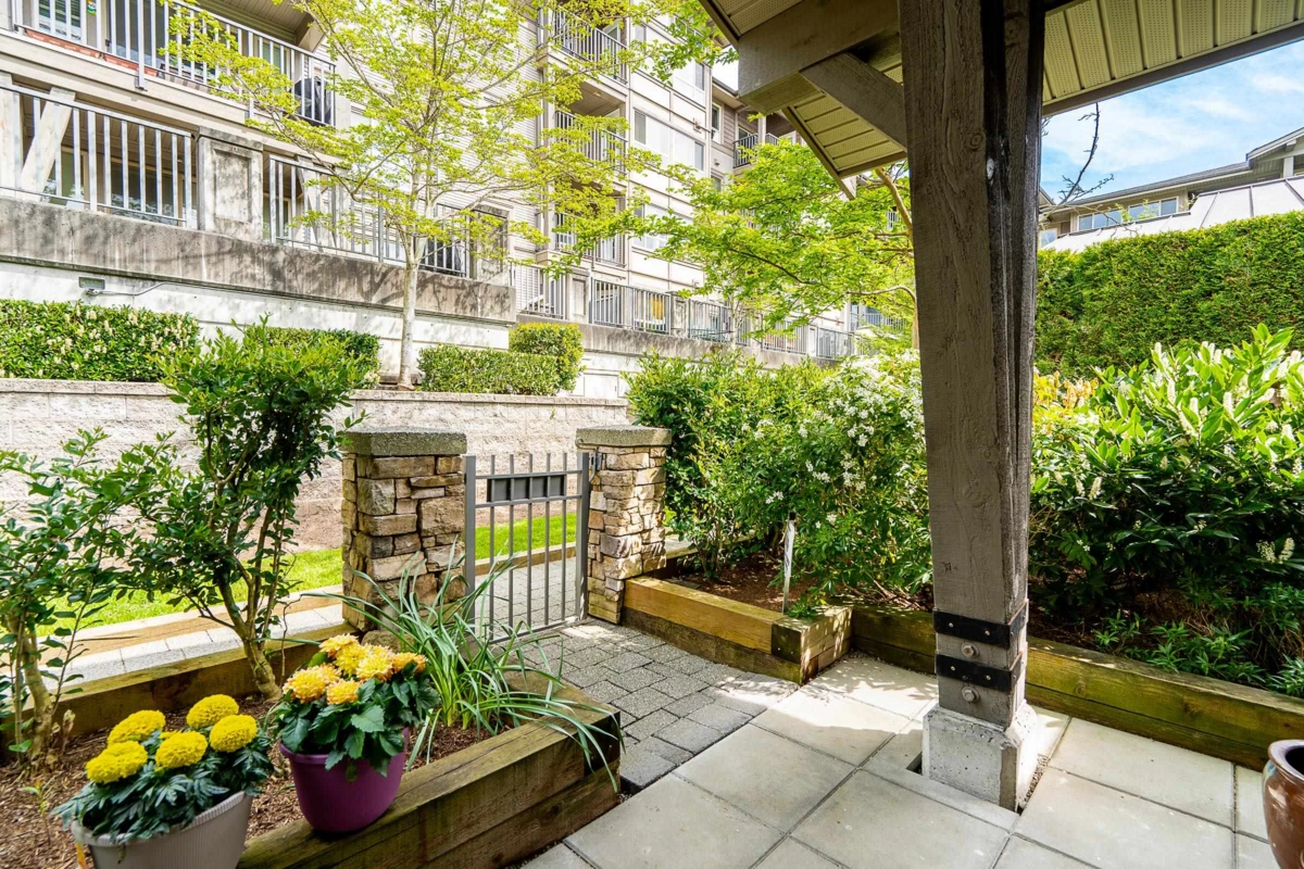 Exterior Rear Photo of 6 3138 Dayanee Springs Boulevard, Coquitlam, BC