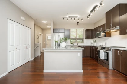 Kitchen Photo of 6 3138 Dayanee Springs Boulevard, Coquitlam, BC