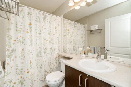Mudroom Photo of 6 3138 Dayanee Springs Boulevard, Coquitlam, BC