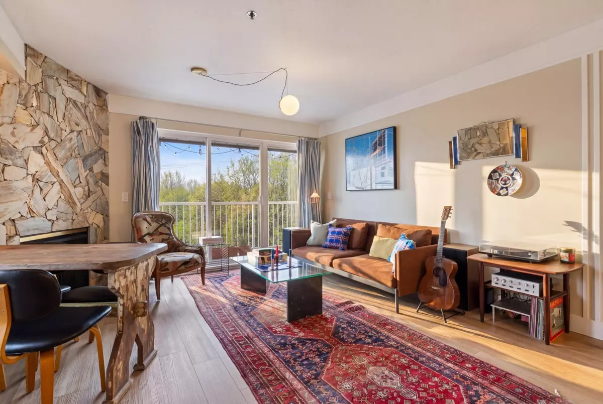 Family Room Photo of 403 2295 Pandora Street, Vancouver, BC