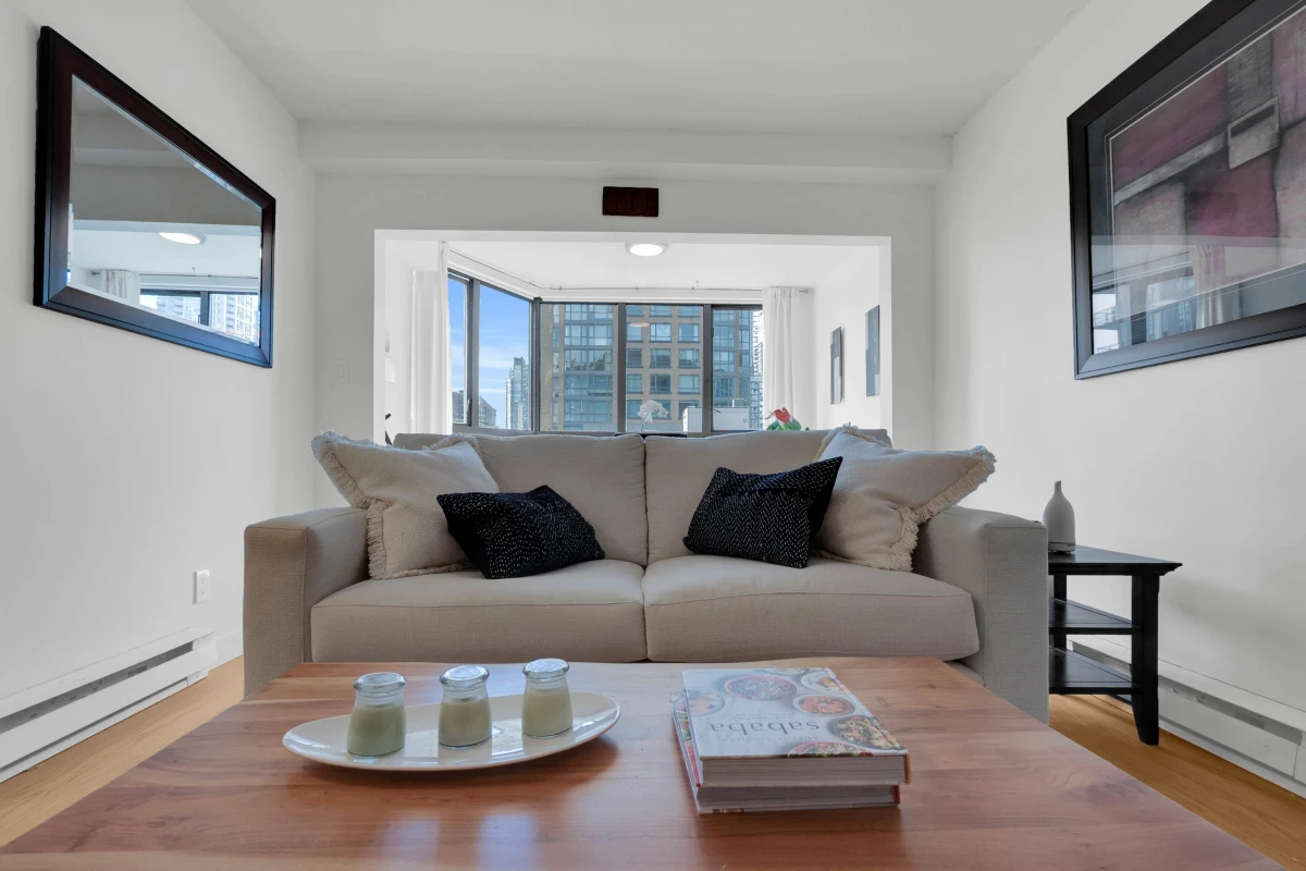 Dining Area Photo of 801 488 Helmcken Street, Vancouver, BC