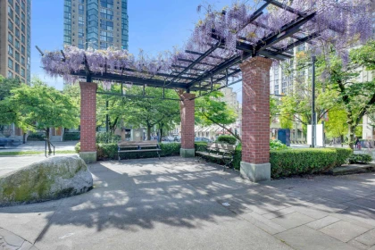 Hot Tub / Spa Photo of 801 488 Helmcken Street, Vancouver, BC