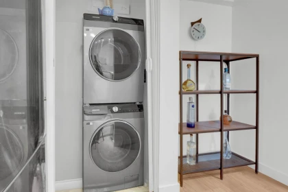 Laundry Room Photo of 801 488 Helmcken Street, Vancouver, BC