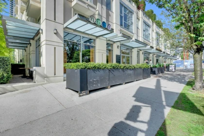 Neighborhood Park Photo Near 801 488 Helmcken Street, Vancouver, BC