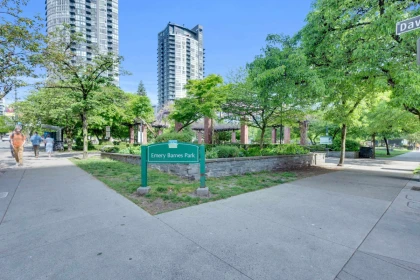 Outdoor Kitchen Photo of 801 488 Helmcken Street, Vancouver, BC