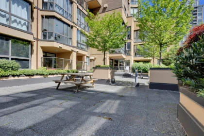 Outdoor Patio Photo of 801 488 Helmcken Street, Vancouver, BC