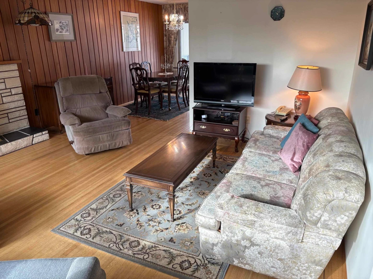 Family Room Photo of 2717 Waverley Avenue, Vancouver, BC