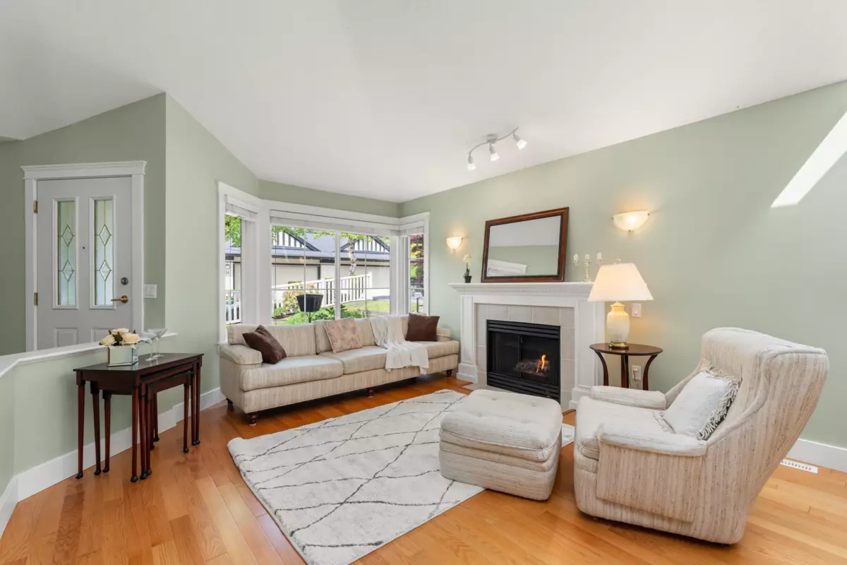 Family Room Photo of 50 17917 68 Avenue, Surrey, BC