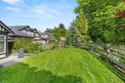 Front Yard Photo of 50 17917 68 Avenue, Surrey, BC