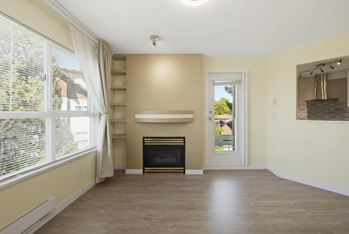 Dining Area Photo of 303 10186 155 Street, Surrey, BC