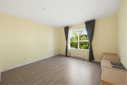 Bedroom 4 Photo of 303 10186 155 Street, Surrey, BC