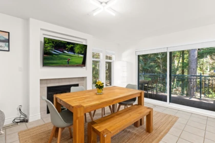 Kitchen Photo of 1188 Strathaven Drive, North Vancouver, BC