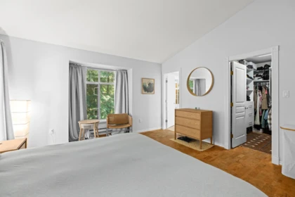 Powder Room Photo of 1188 Strathaven Drive, North Vancouver, BC