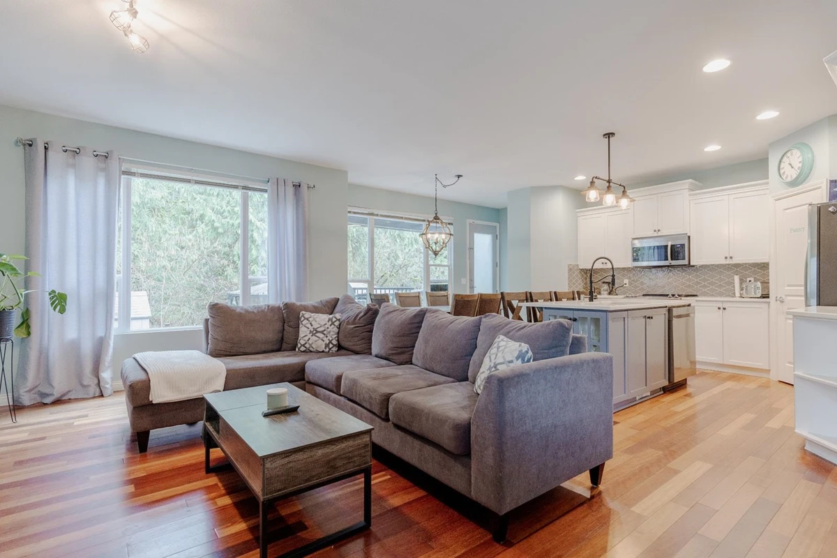 Family Room Photo of 24330 100b Avenue, Maple Ridge, BC