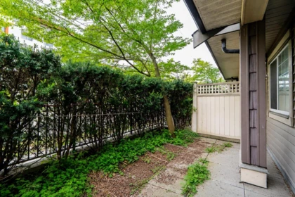Mudroom Photo of 103 13958 108 Avenue, Surrey, BC