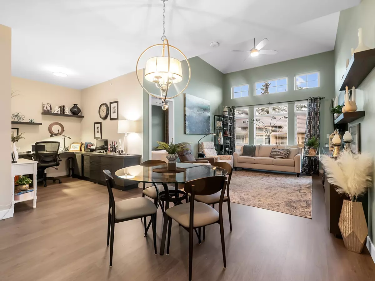 Dining Area Photo of 412 15360 20 Avenue, Surrey, BC