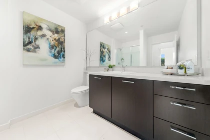 Entry Foyer Photo of 101 717 Chesterfield Avenue, North Vancouver, BC