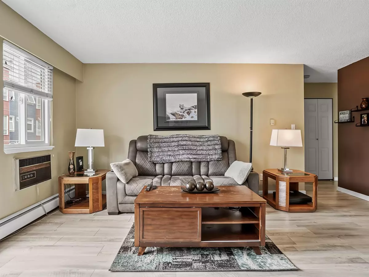 Dining Area Photo of 207 12096 222 Street, Maple Ridge, BC