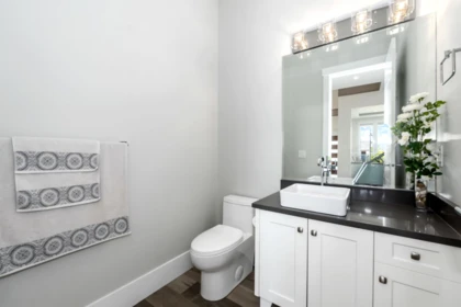 Mudroom Photo of 16345 59 Avenue, Surrey, BC
