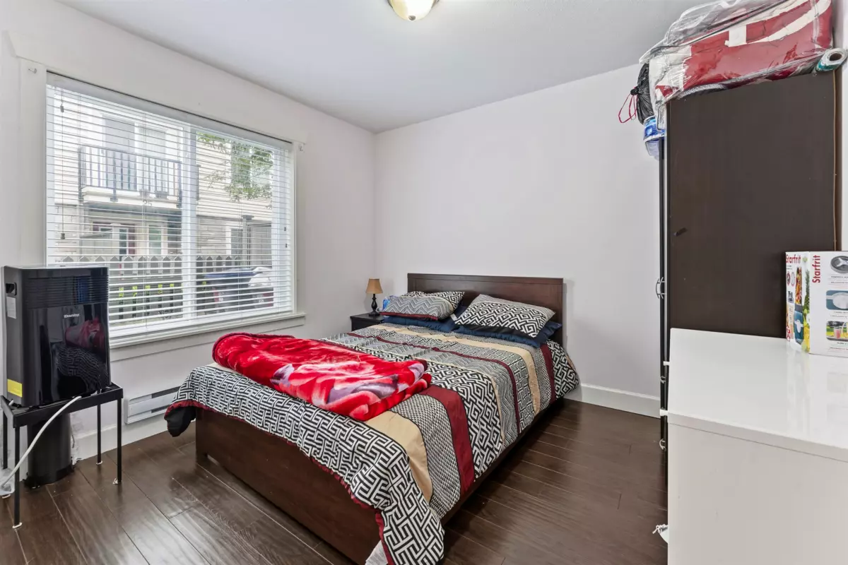 Living Room Photo of 7 14338 103 Avenue, Surrey, BC
