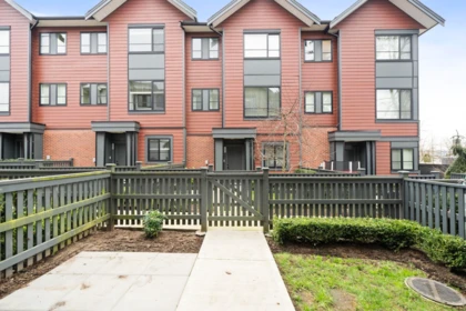 Swimming Pool Photo of 37 19897 75a Avenue, Langley, BC