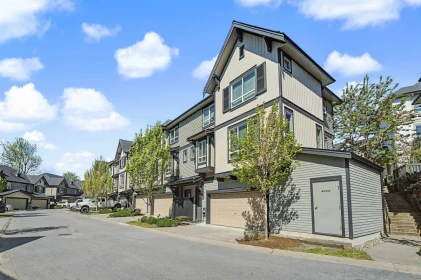 Front Yard Photo of 123 30930 Westridge Place, Abbotsford, BC