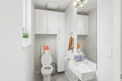 Guest Bathroom Photo of 123 30930 Westridge Place, Abbotsford, BC