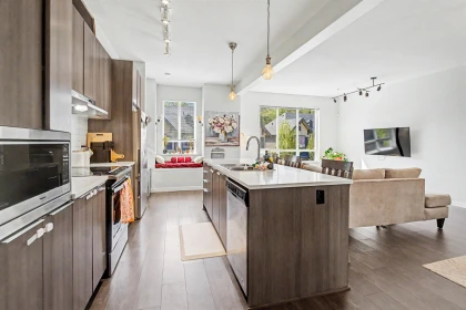 Kitchen Island Photo of 123 30930 Westridge Place, Abbotsford, BC
