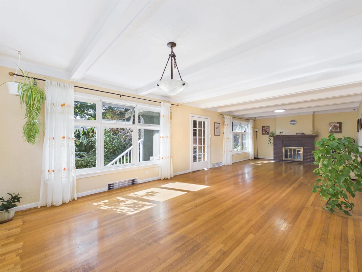Dining Area Photo of 3150 Stephens Street, Vancouver, BC
