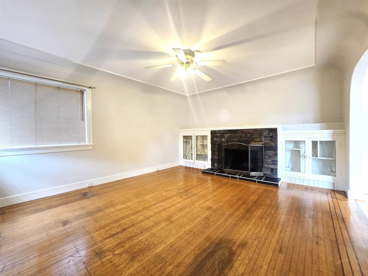 Family Room Photo of 34008 Old Yale Road, Abbotsford, BC
