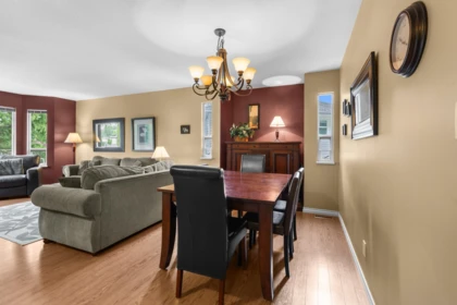 Kitchen Island Photo of 31472 Crossley Court, Abbotsford, BC