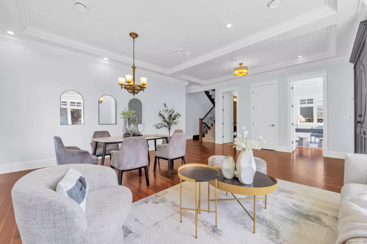 Dining Area Photo of 1675 W 59th Avenue, Vancouver, BC