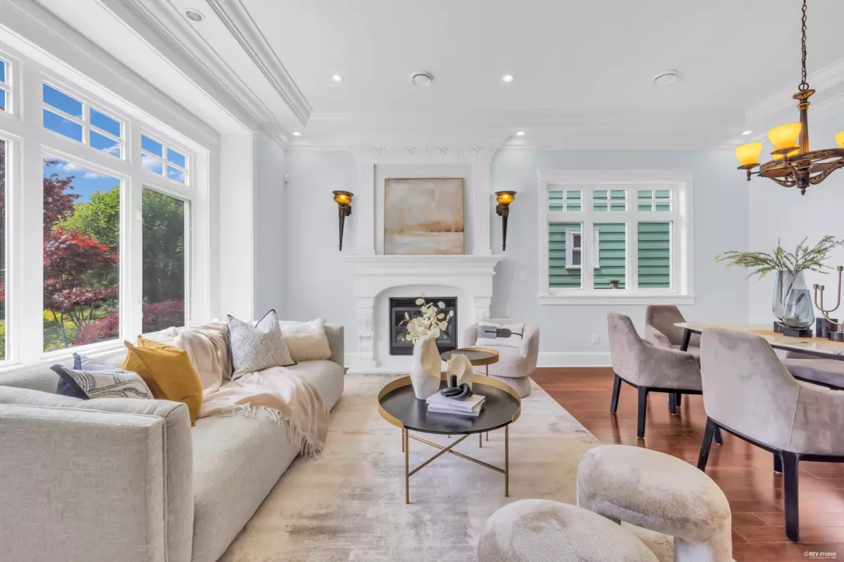 Living Room Photo of 1675 W 59th Avenue, Vancouver, BC