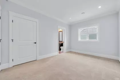 Hallway Photo of 1675 W 59th Avenue, Vancouver, BC
