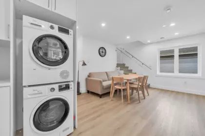 Hot Tub / Spa Photo of 1675 W 59th Avenue, Vancouver, BC