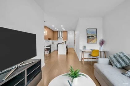 318 5460 Broadway, Burnaby, BC, Burnaby — Apartment/Condo for sale
