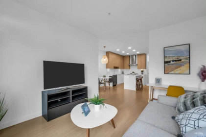 318 5460 Broadway, Burnaby, BC, Burnaby — Apartment/Condo for sale