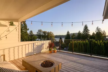 Entry Foyer Photo of 580 Ioco Road, Port Moody, BC