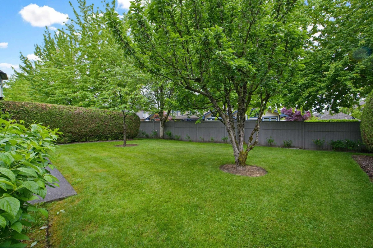 Dining Area Photo of 9 4740 221 Street, Langley, BC