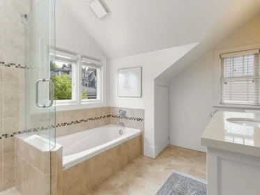 Hot Tub / Spa Photo of 3820 W 12th Avenue, Vancouver, BC