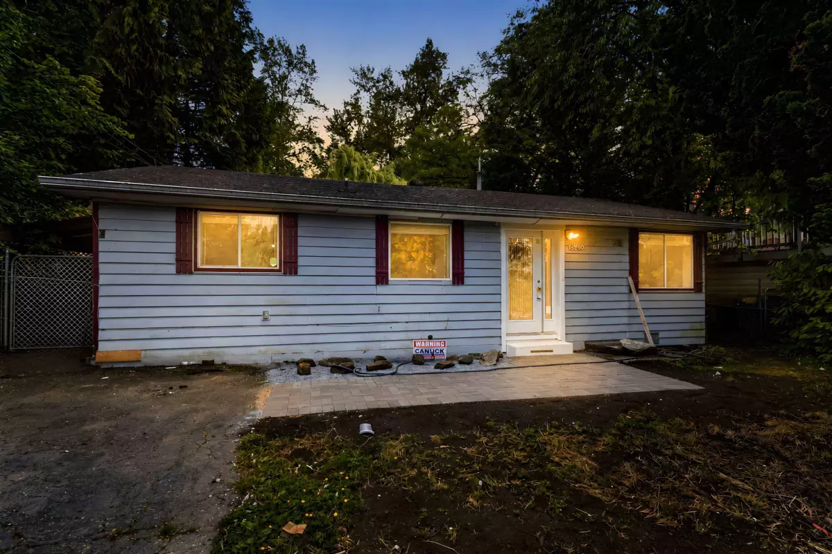 Living Room Photo of 18460 74 Avenue, Surrey, BC