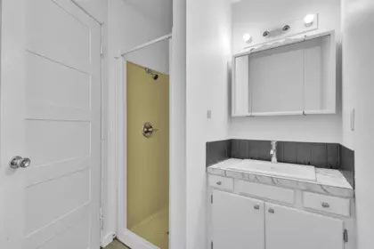 Hot Tub / Spa Photo of 18460 74 Avenue, Surrey, BC